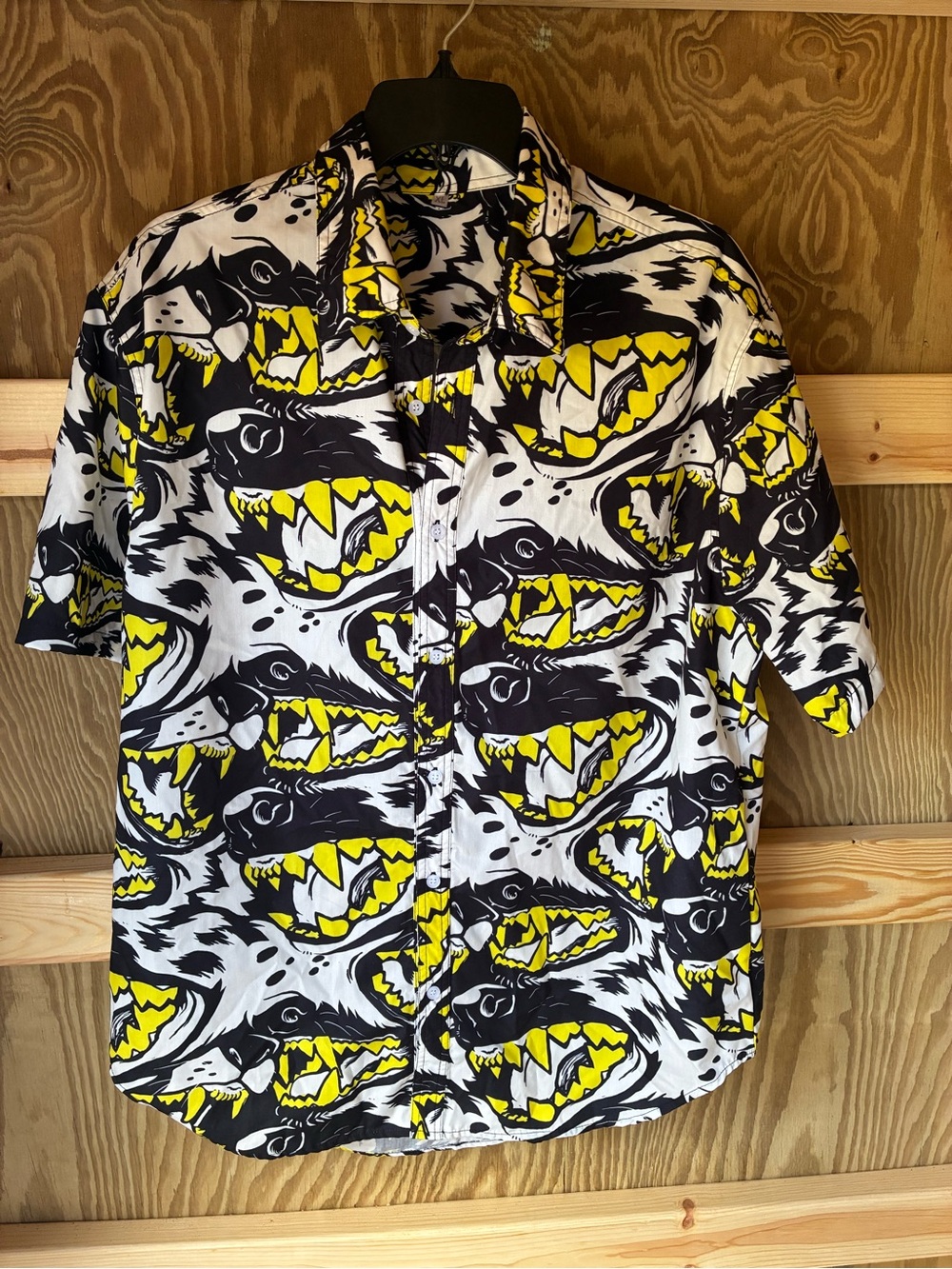 SHEIN Black White Yellow Graphic Howling Wolf’s Short Sleeve Shirt